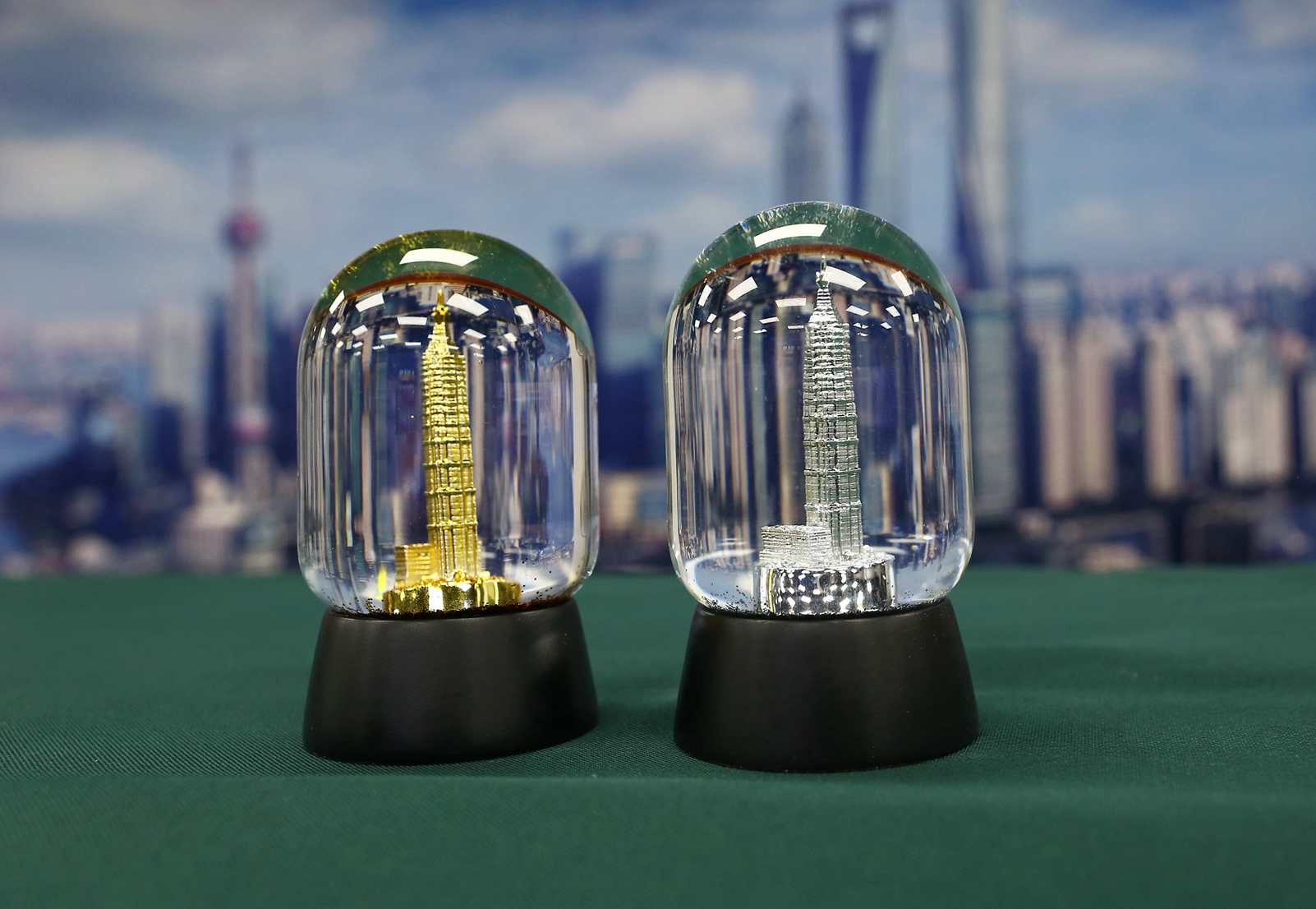 最受市場(chǎng)歡迎獎(jiǎng)   金茂水晶球_副本.jpg